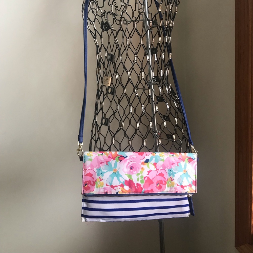Cross carry flip top purse